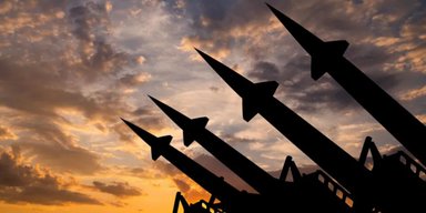 Штучний інтелект може створити "брудну бомбу": Anthropic хоче цього не допустити