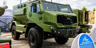 Білорусь представила нову командно-штабну машину управління вогнем артилерії "Арба" (фото)