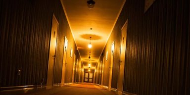 Постоялец отеля сделал фотографию в 3 часа ночи, люди возмущены тем, что он увидел