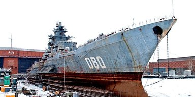 Стоял дольше, чем плавал: в РФ перенесли срок ремонта крейсера "Адмирал Нахимов" до 2026