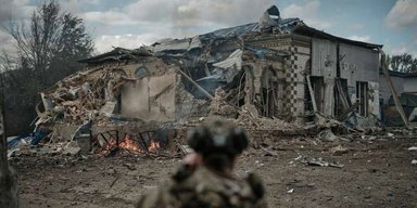 На тлі фейку про "взяття міста": ЗС РФ вшосте спробували встановити триколор у Торецьку
