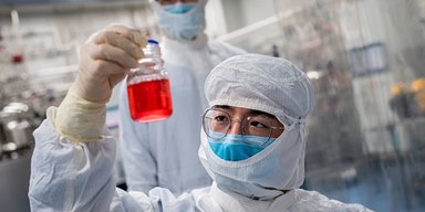 Вакцинация до Пекина доведет. Все, что следует знать о китайской вакцине от коронавируса