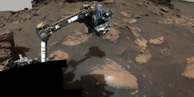 Скарби Червоної планети: марсохід NASA вперше виявив дорогоцінне каміння на Марсі (фото)