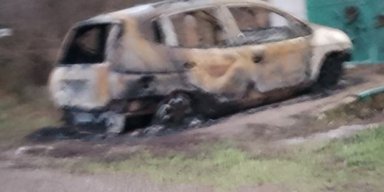 "Мінус офіцер": у Маріуполі підірвали авто російського окупанта (фото)