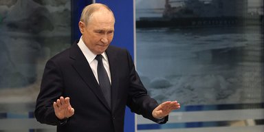 Недоперемирие: почему Путин требует временной власти в Украине и что скажет Трамп