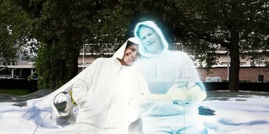 Впервые в мире: художница из Испании решила выйти замуж за голограмму (видео)