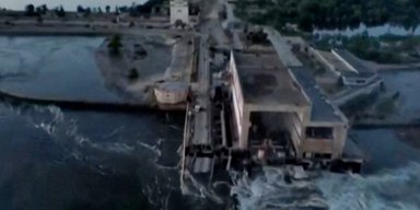 У Франції відкрилася виставка українського художника, присвячена підриву Каховської ГЕС (фото)