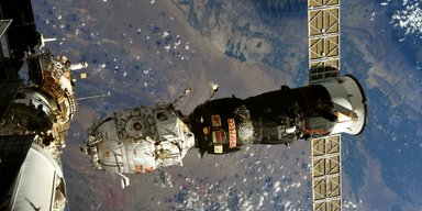 Почил на кладбище космических кораблей. От МКС был отсоединен российский модуль "Пирс"
