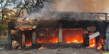 ВС РФ ударили по почте на Донбассе: погиб сотрудник отделения (фото, видео)