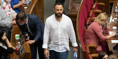 Виїхали чи ні — термін отримають: кого з відомих українців підозрюють у держзраді