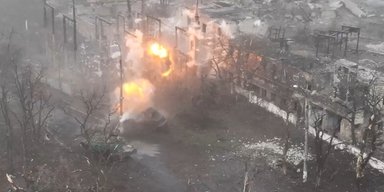Застосували танк проти ДРГ РФ: як ЗСУ ведуть вуличні бої в Торецьку (відео)