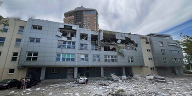 ВС РФ после "Охматдета" атаковали медицинский центр в Киеве: есть погибшие (фото)
