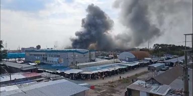 Дым заполонил город: в Самаре произошел масштабный пожар на подшипниковом заводе (видео)