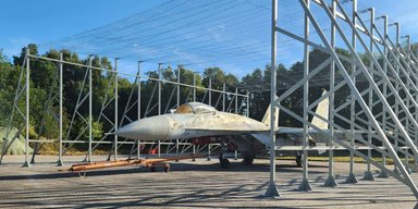 Легкие ангары вместо шин: как россияне хотят защитить свои аэродромы от БПЛА (фото)