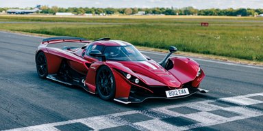 Швидший за Ferrari та McLaren: новий чеський суперкар вразив своїми здібностями (відео)