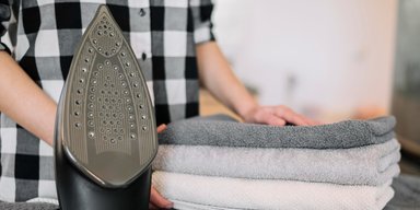 Скрытая функция утюга, о которой не знали люди, делает глажку проще (видео)