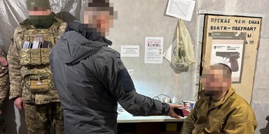 Жена экс-комбрига ТРО получила миллион гривен за фиктивные бои: вместо службы занималась коневодством