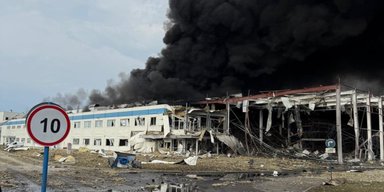 Виробляли кавомашини: що відомо про ракетний удар в Мукачеві по американському заводу (фото, відео)