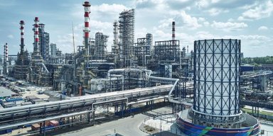 После атаки украинских дронов Московский НПЗ прекратил переработку нефти, — Reuters