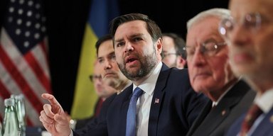 Потрібен тривалий мир: про що говорили Венс і Зеленський у Мюнхені (відео)