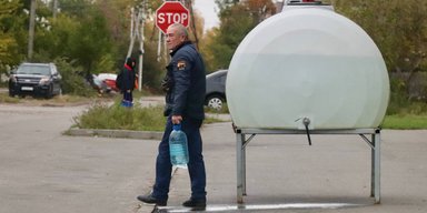 Нет мобильной связи, света и воды: что известно о блэкауте в Чернигове (фото)
