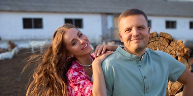 Блогерша Александра Петрайчук впервые рассказала, чем занимается ее муж