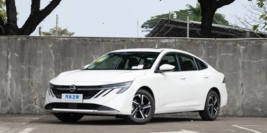 Цена $13 800 и расход 5,9 л на 100 км: Nissan показал доступный семейный седан (фото)