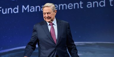 "Ми стежимо за вами": Трамп закликав посадити 95-річного Сороса і його сина