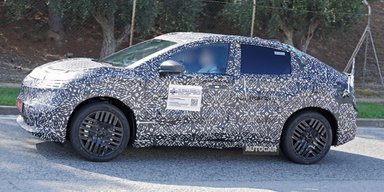 Кардинально змінився: новий Nissan Leaf 2025 помітили на дорогах до презентації (фото)