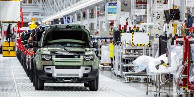 Остановились производство и продажи: хакеры заблокировали работу Jaguar Land Rover