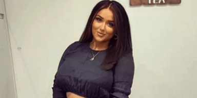 Обіцяла розповісти дружині: модель OnlyFans шантажувала чоловіка, але отримала вирок суду, деталі