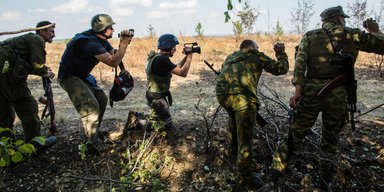 Свои среди чужих. Что думают западные журналисты о скандале с аккредитацией в "ДНР/ЛНР"