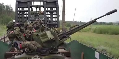ВС РФ используют бронепоезда: эксперты рассказали об их роли в войне в Украине (фото)