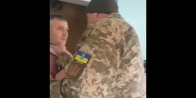 На Львівщині чоловік у військовій формі погрожував священнику повісткою: реакція ОВА (відео)