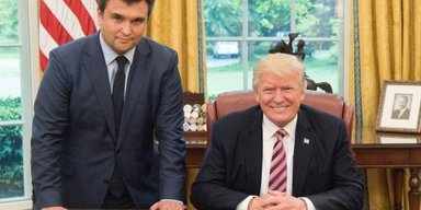 Между Трампом и Климкиным. Сколько паспортов нужно украинцу