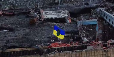 Зачистка Купянска: Нацгвардия установила флаг над горсоветом (видео)