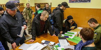 Ані грошей, ані водійського. Як в Україні мотивуватимуть іти до ТЦК в разі ухвалення проєкту №10449