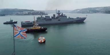 "Дуже дивні" маневри російських кораблів у Чорному морі викликають питання, — ЗМІ (карти)