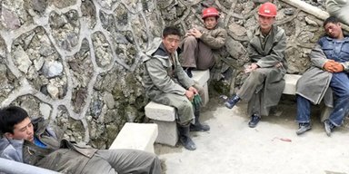 "Без перерывов": сотня тысяч северных корейцев работают в РФ за 10 долларов в месяц, — Fox News