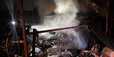 РФ ударила по Запорожью в Новый год: горят дома