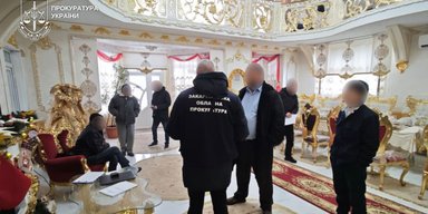 Дом весь в золоте: на Закарпатье депутат райсовета скрыл в декларации более 8 млн грн (фото)