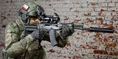 "Калашников" адаптирует АК-12 и РПЛ-20 для боевых условий: визит делегации в зону конфликта