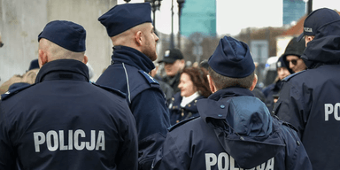 "Застосували заходи примусу": в Польщі під час затримання поліцією помер українець, деталі