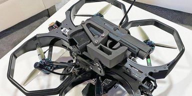 Стане в пригоді поліції та спецназу: Sig Sauer навчила дрон стріляти з пістолета P365 (відео)
