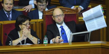 Невиданные жертвы. В чем суть принятых поправок к бюджету-2015