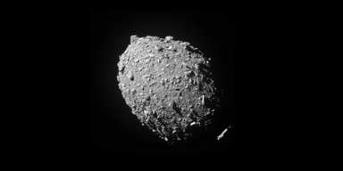 Наслідки удару NASA по астероїду: його уламки летять до Землі (фото)