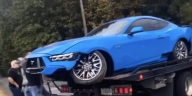 Невдалі перегони: новітній Ford Mustang 2024 розбили невдовзі після купівлі (відео)