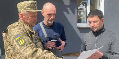 ТЦК не дал отсрочку мужчине, который ухаживает за матерью с инвалидностью: что решил суд