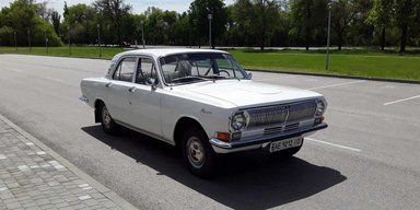 Із двигуном V8 і автоматичною КПП: в Україні виявили унікальну "Волгу" ГАЗ-24 (фото)