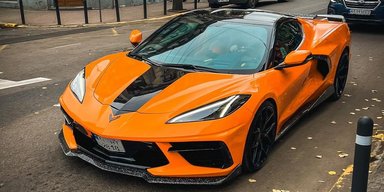 В Украине заметили новейший спорткар Chevrolet Corvette с ярким тюнингом (фото)